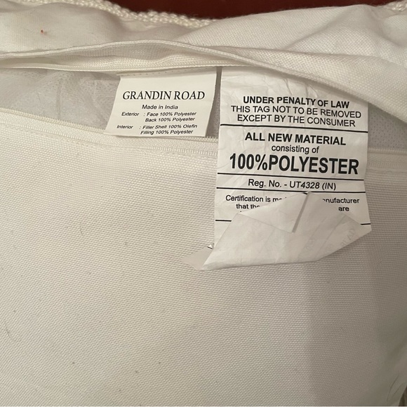 GRANDINROAD Decorative Pillows
Kilim Indoor Throw Pillows 18” x 18” - Picture 7 of 9